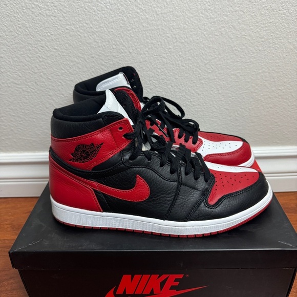 Jordan 1 Retro High Homage To Home Size 11 - Picture 3 of 8